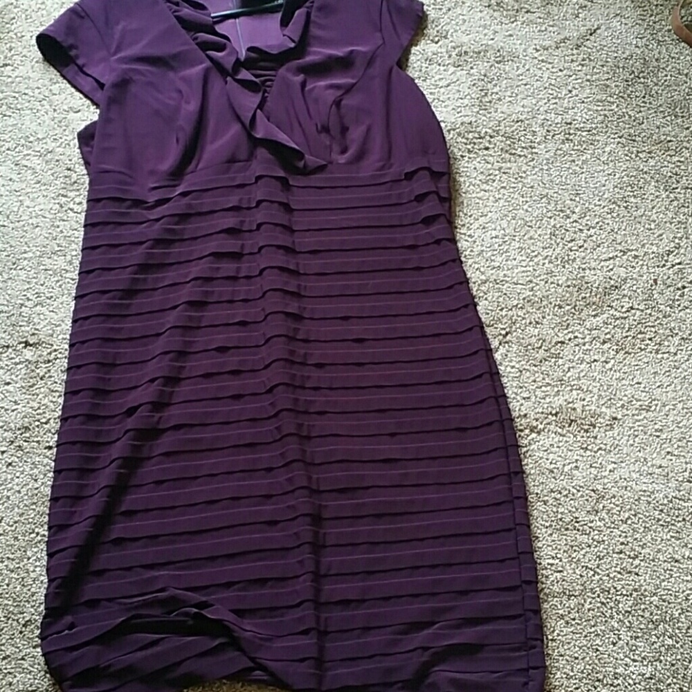 Dress - Picture 2 of 2